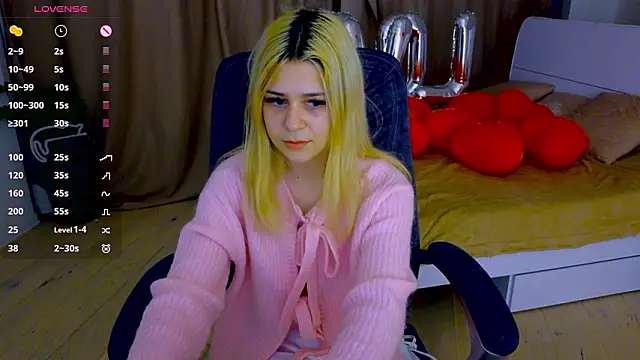 ApheliaStar online show from February 15, 2026, 3:55 pm