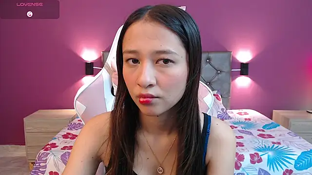 LittleAshleey online show from January 19, 2026, 12:42 pm