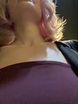 Snapshot of aka_Blonde chatting on February 15, 2026, 6:03 am aka Blonde online show from February 15, 2026, 6:03 am