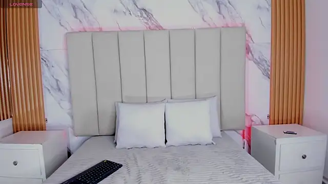 emily nova  online show from February 4, 2026, 12:00 pm