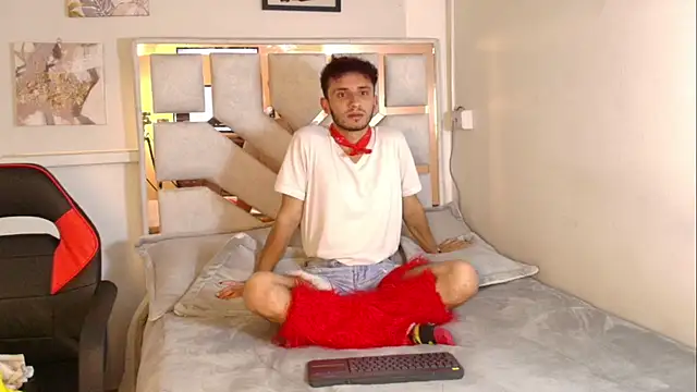 Curlystartt online show from January 16, 2026, 12:31 pm