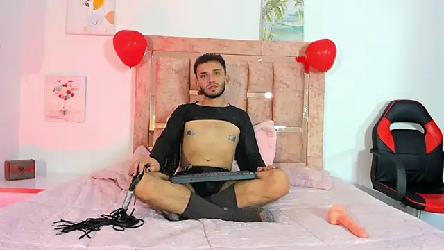 Curlystartt online show from February 5, 2026, 6:37 pm