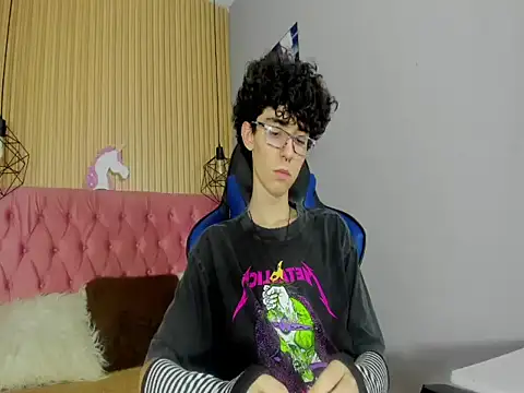 Syriussz online show from February 4, 2026, 7:20 pm