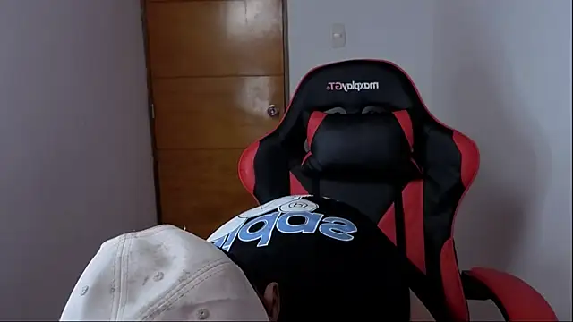 Niklaus1 online show from February 4, 2026, 10:27 pm