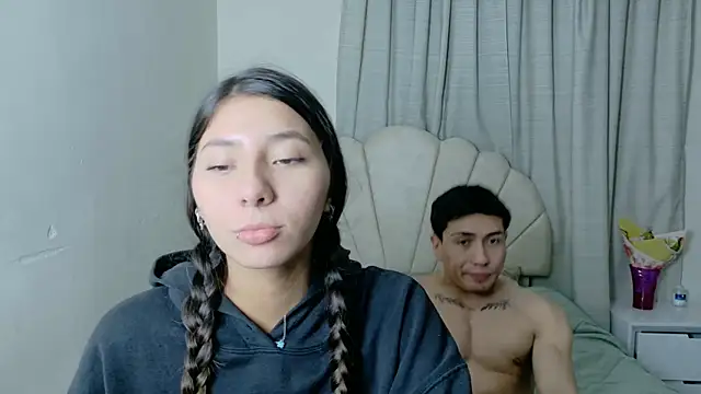 ScarlettAndLucas online show from May 28, 2026, 3:47 am