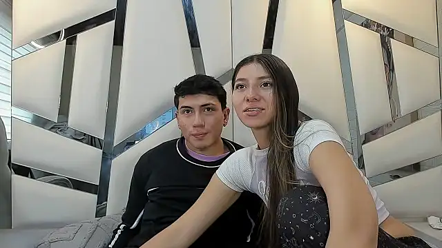 ScarlettAndLucas online show from March 13, 2026, 1:27 pm