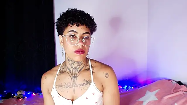 Snapshot of Canela_Osada_ chatting on May 1, 2026, 3:11 am Canela Osada online show from May 1, 2026, 3:11 am
