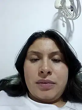 Snapshot of yessica_gomez01 chatting on February 11, 2026, 12:43 am yessica gomez01 online show from February 11, 2026, 12:43 am