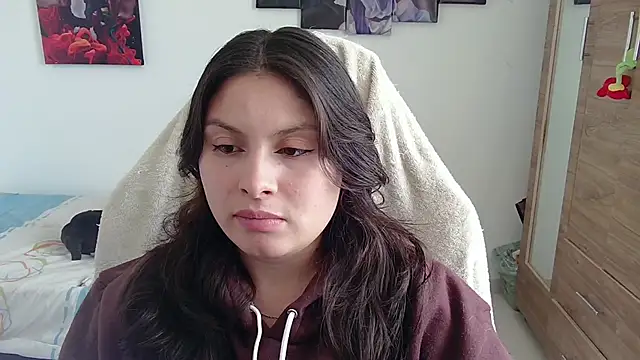 yessica gomez01 online show from May 7, 2026, 8:01 pm