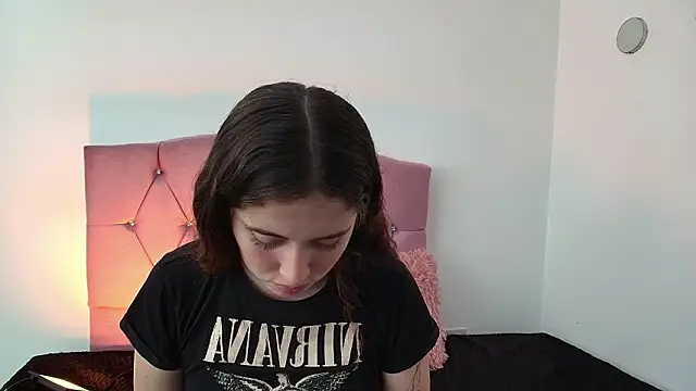 Snapshot of Cherry_Boomxx chatting on March 5, 2026, 6:15 pm Cherry Boomxx online show from March 5, 2026, 6:15 pm