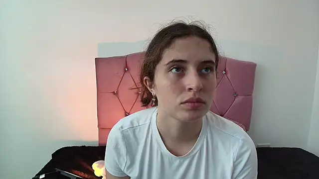 Snapshot of Cherry_Boomxx chatting on March 3, 2026, 6:04 pm Cherry Boomxx online show from March 3, 2026, 6:04 pm