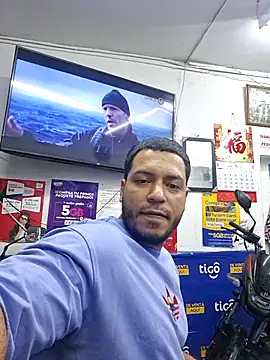 mago vive online show from May 4, 2026, 5:44 am