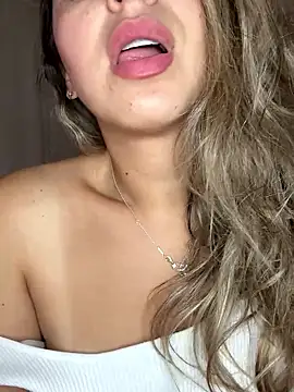 Snapshot of bebitas2_ chatting on January 14, 2026, 1:42 am bebitas2 online show from January 14, 2026, 1:42 am