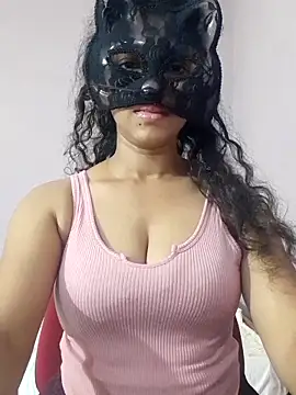 cutehotwife online show from April 1, 2026, 5:21 pm