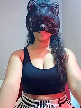 cutehotwife online show from April 12, 2026, 3:37 pm