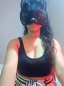 cutehotwife online show from May 3, 2026, 3:44 am