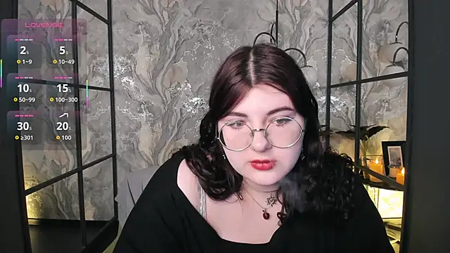 Snapshot of Siena_aa chatting on April 11, 2026, 9:18 pm Siena aa online show from April 11, 2026, 9:18 pm