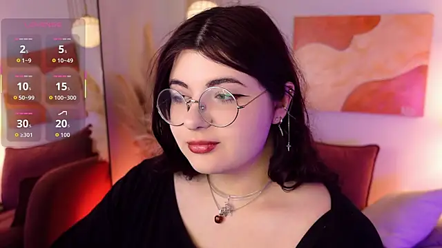 Snapshot of Siena_aa chatting on April 17, 2026, 9:17 pm Siena aa online show from April 17, 2026, 9:17 pm