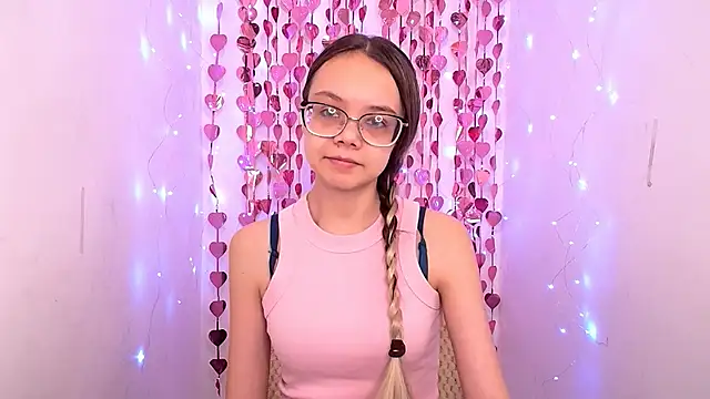 Snapshot of LolliStrawberry chatting on March 15, 2026, 1:23 am LolliStrawberry online show from March 15, 2026, 1:23 am