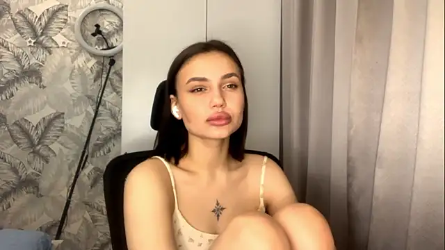 LuciaBanga online show from February 13, 2026, 10:26 am