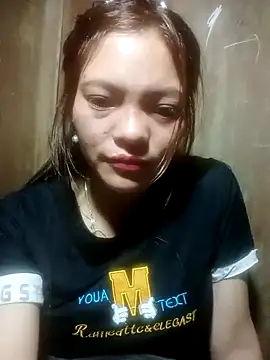 jjennyyy online show from February 23, 2026, 6:41 pm