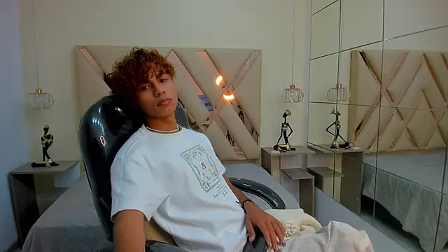 Anyelo Twink online show from February 17, 2026, 7:44 pm