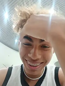 Snapshot of Anyelo_Twink chatting on July 28, 2026, 2:35 pm Anyelo Twink online show from July 28, 2026, 2:35 pm
