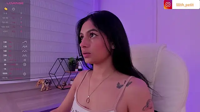 lilith petit  online show from April 29, 2026, 12:42 pm