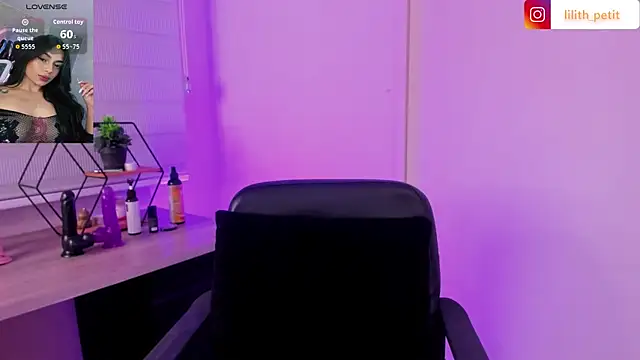 Snapshot of lilith_petit_ chatting on May 9, 2026, 1:09 am lilith petit online show from May 9, 2026, 1:09 am