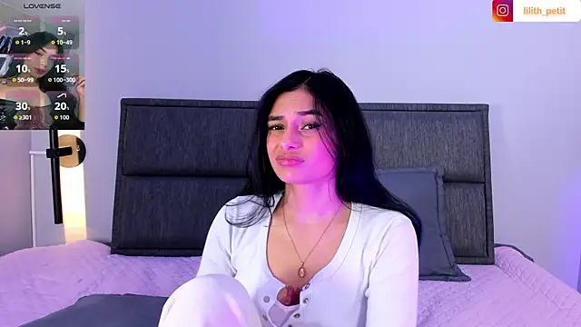 Snapshot of lilith_petit_ chatting on June 20, 2026, 1:16 pm lilith petit online show from June 20, 2026, 1:16 pm