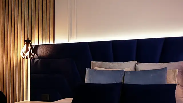 KylieeV online show from April 8, 2026, 9:00 am