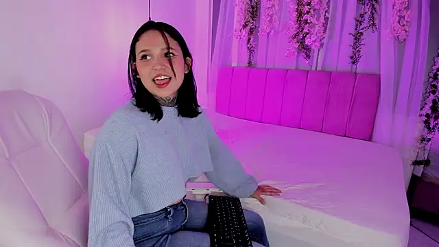 nicky bonny18 online show from March 19, 2026, 12:27 pm