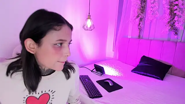 nicky bonny18 online show from March 3, 2026, 12:12 pm