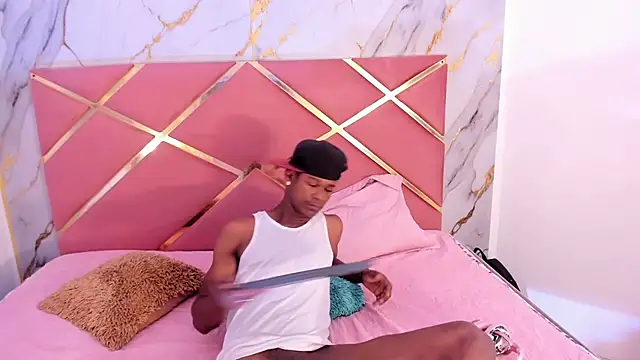 passion black online show from February 11, 2026, 7:36 pm