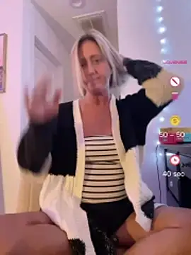 FoxyMillie online show from June 19, 2026, 1:00 am