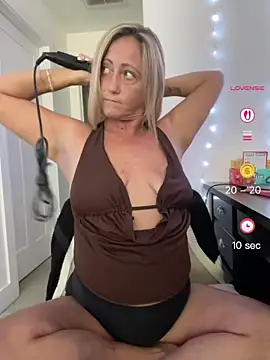 FoxyMillie online show from June 27, 2026, 9:54 pm