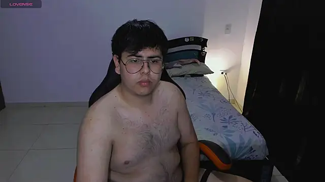 Snapshot of Dylan_cr chatting on March 27, 2026, 4:21 am Dylan cr online show from March 27, 2026, 4:21 am