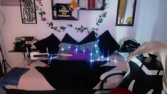 jia1111  online show from March 9, 2026, 4:16 am