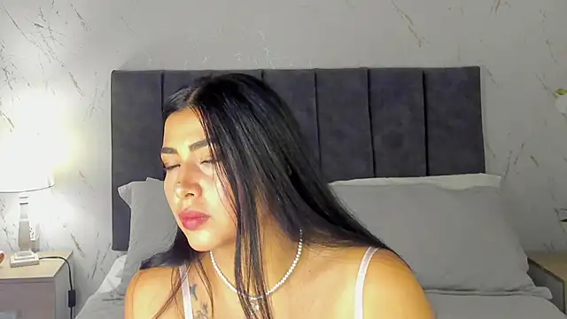 Antonella Coruso online show from February 17, 2026, 8:50 pm