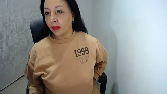 Snapshot of soyElena46 chatting on July 1, 2026, 11:54 am soyElena46 online show from July 1, 2026, 11:54 am