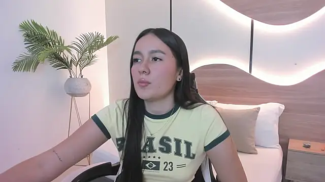 Snapshot of mia_slora chatting on June 25, 2026, 2:20 am mia slora online show from June 25, 2026, 2:20 am