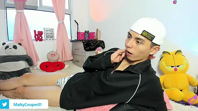 Maiky Cooper01 online show from February 26, 2026, 8:53 pm