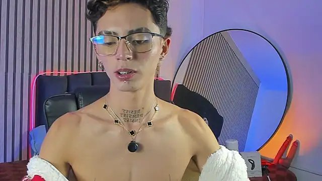 Maiky Cooper01 online show from June 25, 2026, 2:53 am