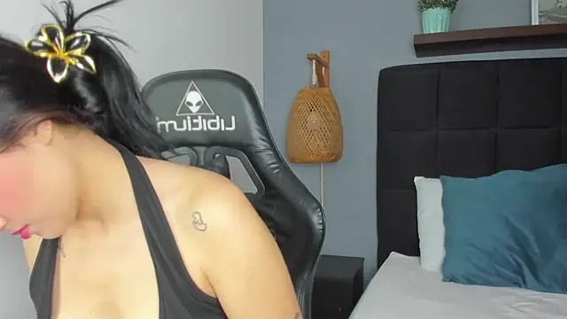 Snapshot of emma_hiltonn_ chatting on February 5, 2026, 2:18 am emma hiltonn online show from February 5, 2026, 2:18 am