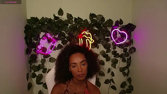 Lisa Sutton online show from February 4, 2026, 8:59 pm