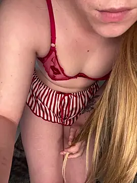 Snapshot of Bayleighjohnson18 chatting on March 15, 2026, 10:11 am Bayleighjohnson18 online show from March 15, 2026, 10:11 am