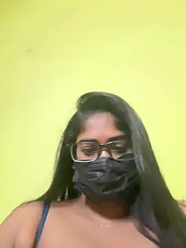 juicyhoney111 online show from July 5, 2026, 2:49 am