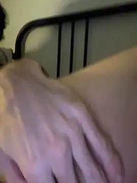 SnakeBit3s online show from February 4, 2026, 12:05 am