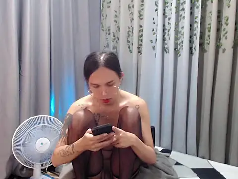 LOVELYMAYUMIE online show from December 14, 2024, 6:09 pm