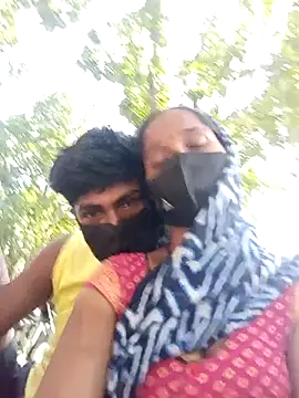 Snapshot of Shivanisingh4 chatting on April 14, 2026, 9:25 am Shivanisingh4 online show from April 14, 2026, 9:25 am